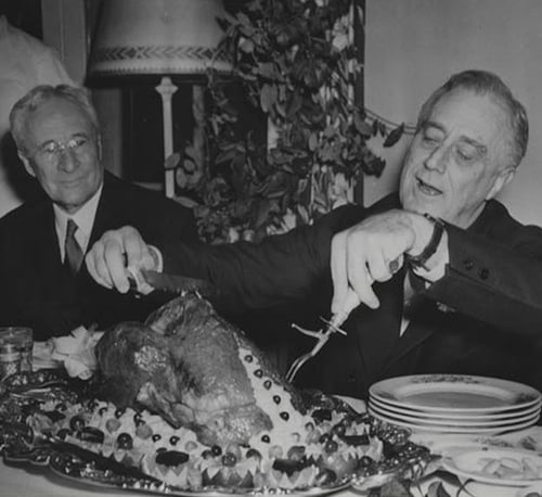 FDR carves a turkey